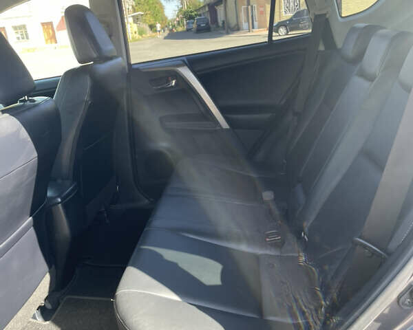 Тойота РАВ 4 2013 в Гайвороне на Automoto.ua Серый Тойота РАВ 4, объемом двигателя 2.23 л и пробегом 260 тыс. км за 16999 $, фото 9 на Automoto.ua