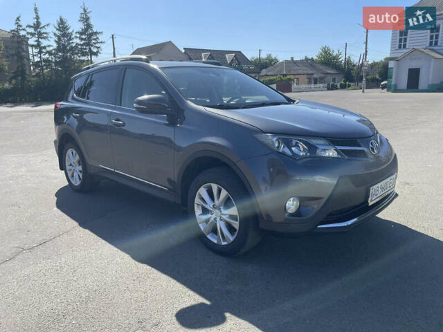 Тойота РАВ 4 2013 в Гайвороне на Automoto.ua Серый Тойота РАВ 4, объемом двигателя 2.23 л и пробегом 260 тыс. км за 16999 $, фото 4 на Automoto.ua