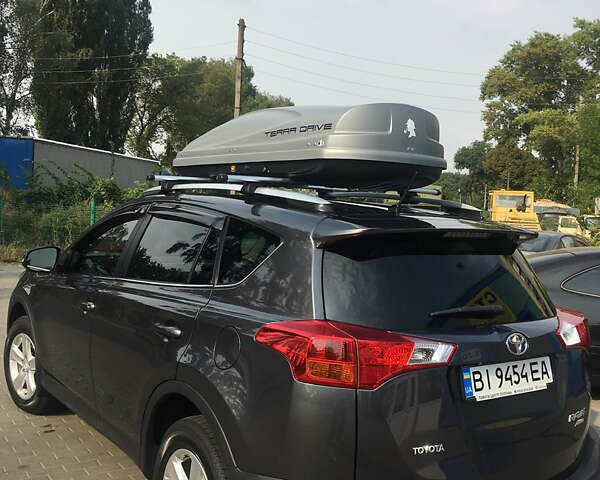 Серый Тойота РАВ 4, объемом двигателя 2.2 л и пробегом 140 тыс. км за 21000 $, фото 8 на Automoto.ua