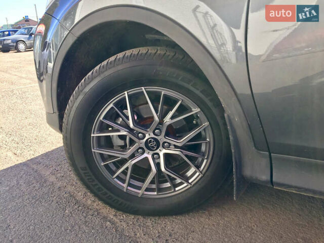 Серый Тойота РАВ 4, объемом двигателя 2.2 л и пробегом 140 тыс. км за 21000 $, фото 5 на Automoto.ua