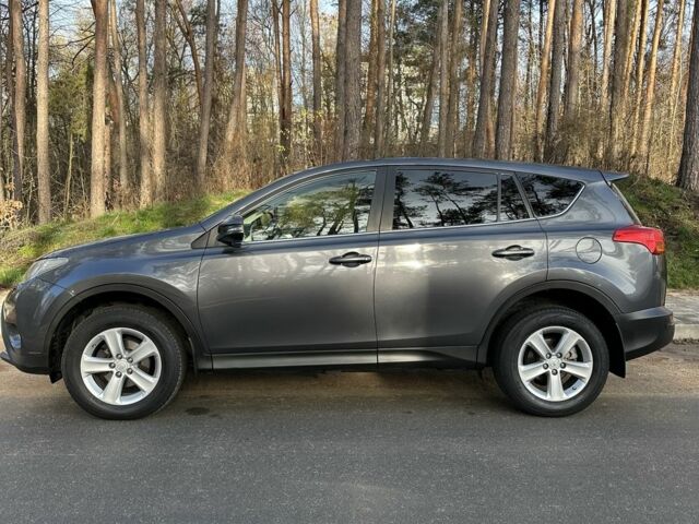 Серый Тойота РАВ 4, объемом двигателя 2.2 л и пробегом 208 тыс. км за 15800 $, фото 2 на Automoto.ua