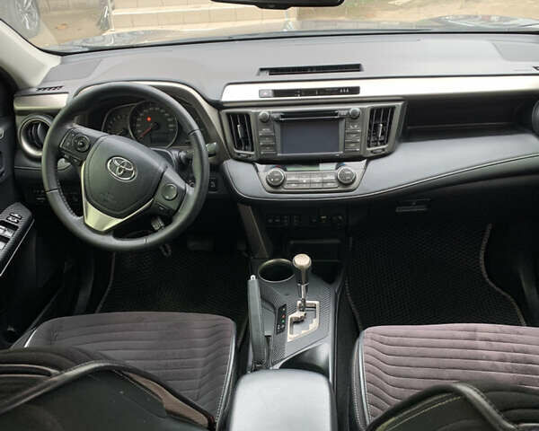 Сірий Тойота РАВ 4, об'ємом двигуна 2.49 л та пробігом 87 тис. км за 18500 $, фото 5 на Automoto.ua