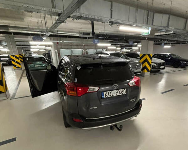 Сірий Тойота РАВ 4, об'ємом двигуна 2.23 л та пробігом 200 тис. км за 14000 $, фото 3 на Automoto.ua