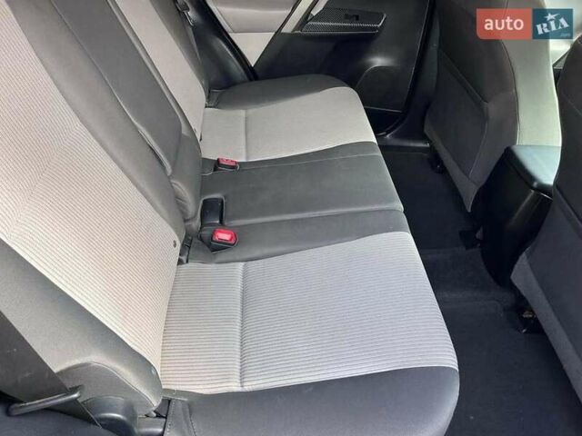 Сірий Тойота РАВ 4, об'ємом двигуна 2.49 л та пробігом 251 тис. км за 11000 $, фото 9 на Automoto.ua