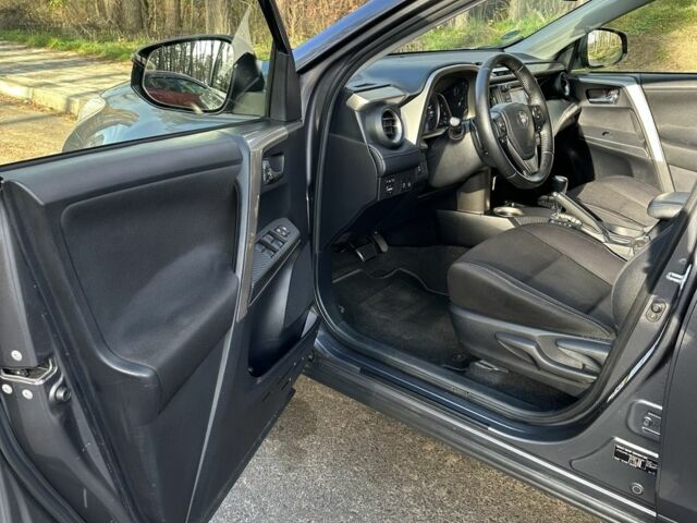 Серый Тойота РАВ 4, объемом двигателя 2.2 л и пробегом 208 тыс. км за 15800 $, фото 14 на Automoto.ua