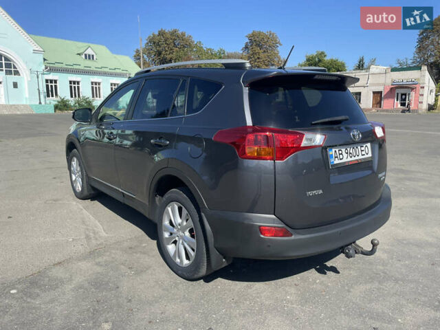 Тойота РАВ 4 2013 в Гайвороне на Automoto.ua Серый Тойота РАВ 4, объемом двигателя 2.23 л и пробегом 260 тыс. км за 16999 $, фото 6 на Automoto.ua