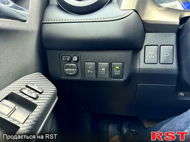 Серый Тойота РАВ 4, объемом двигателя 2 л и пробегом 220 тыс. км за 18450 $, фото 8 на Automoto.ua