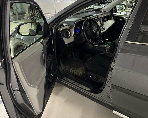 Сірий Тойота РАВ 4, об'ємом двигуна 2.23 л та пробігом 200 тис. км за 14000 $, фото 4 на Automoto.ua