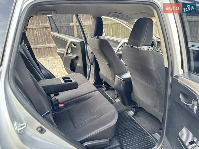 Серый Тойота РАВ 4, объемом двигателя 2.5 л и пробегом 175 тыс. км за 15600 $, фото 7 на Automoto.ua