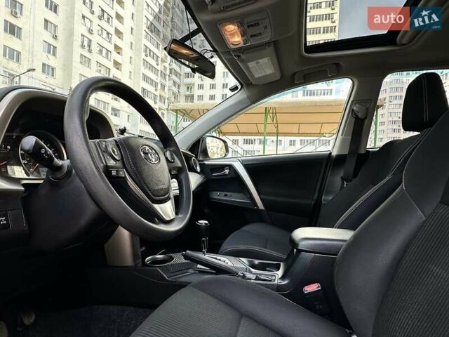 Серый Тойота РАВ 4, объемом двигателя 2.5 л и пробегом 132 тыс. км за 16800 $, фото 18 на Automoto.ua