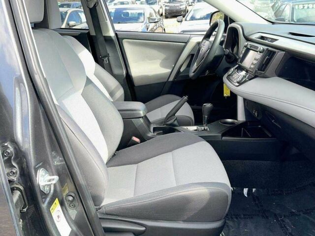 Серый Тойота РАВ 4, объемом двигателя 0 л и пробегом 120 тыс. км за 16000 $, фото 4 на Automoto.ua