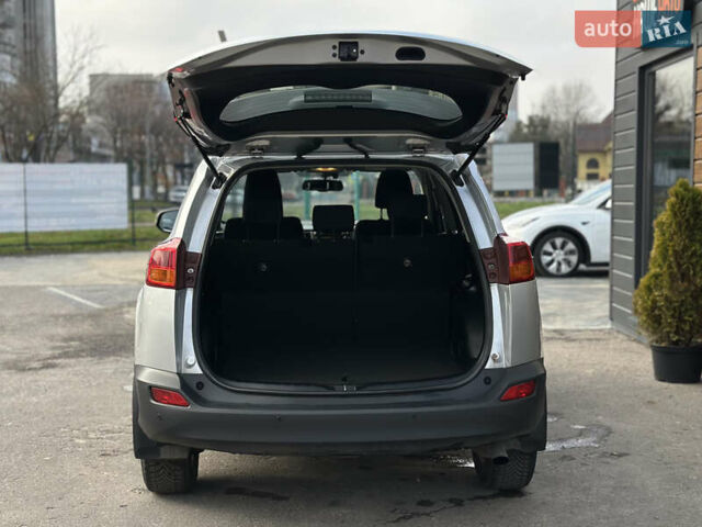 Сірий Тойота РАВ 4, об'ємом двигуна 2.23 л та пробігом 246 тис. км за 19500 $, фото 17 на Automoto.ua