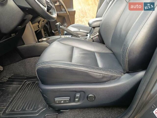 Серый Тойота РАВ 4, объемом двигателя 2.23 л и пробегом 255 тыс. км за 17200 $, фото 17 на Automoto.ua