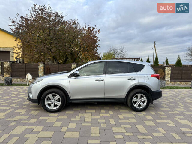 Серый Тойота РАВ 4, объемом двигателя 2.23 л и пробегом 245 тыс. км за 19300 $, фото 2 на Automoto.ua