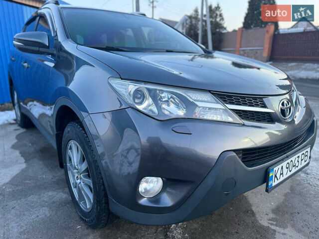 Серый Тойота РАВ 4, объемом двигателя 2.49 л и пробегом 190 тыс. км за 13600 $, фото 2 на Automoto.ua