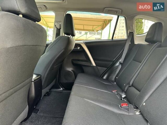 Серый Тойота РАВ 4, объемом двигателя 2.5 л и пробегом 132 тыс. км за 17300 $, фото 15 на Automoto.ua