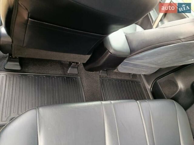 Серый Тойота РАВ 4, объемом двигателя 2.23 л и пробегом 255 тыс. км за 17200 $, фото 6 на Automoto.ua