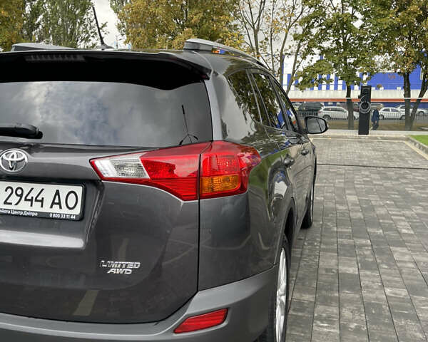 Сірий Тойота РАВ 4, об'ємом двигуна 2.49 л та пробігом 200 тис. км за 14300 $, фото 17 на Automoto.ua