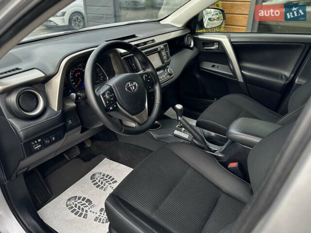 Сірий Тойота РАВ 4, об'ємом двигуна 2.23 л та пробігом 246 тис. км за 19500 $, фото 29 на Automoto.ua