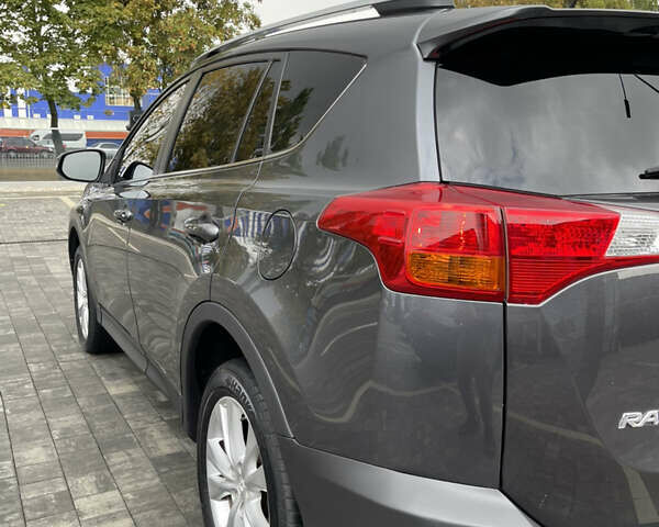 Сірий Тойота РАВ 4, об'ємом двигуна 2.49 л та пробігом 200 тис. км за 14300 $, фото 19 на Automoto.ua