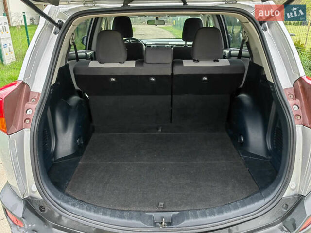 Серый Тойота РАВ 4, объемом двигателя 2.49 л и пробегом 130 тыс. км за 11999 $, фото 7 на Automoto.ua