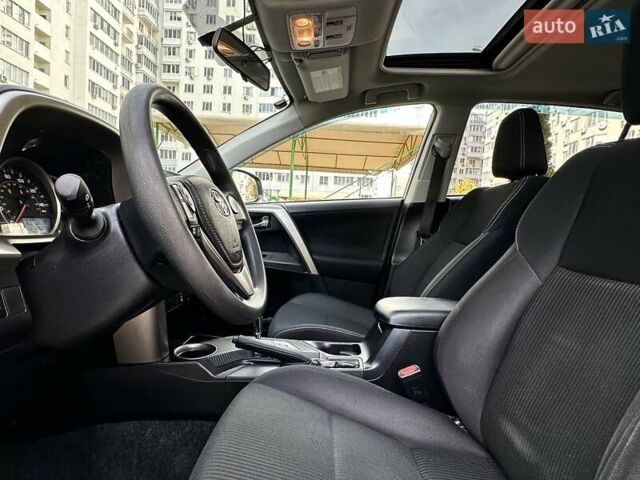Серый Тойота РАВ 4, объемом двигателя 2.5 л и пробегом 132 тыс. км за 16800 $, фото 19 на Automoto.ua