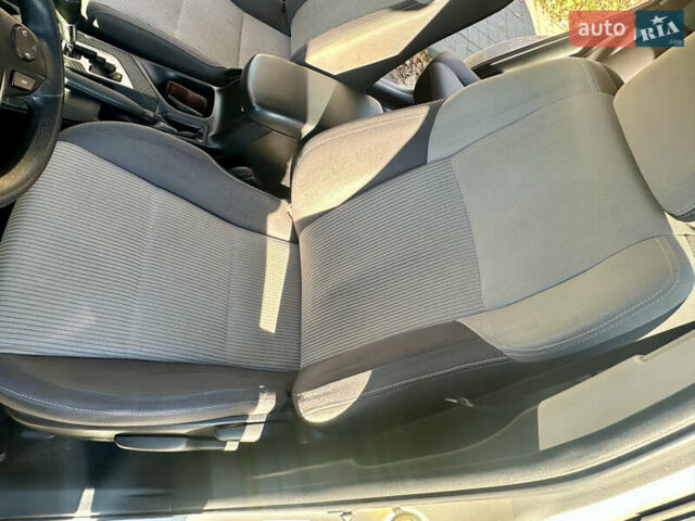 Серый Тойота РАВ 4, объемом двигателя 2.5 л и пробегом 140 тыс. км за 15500 $, фото 10 на Automoto.ua