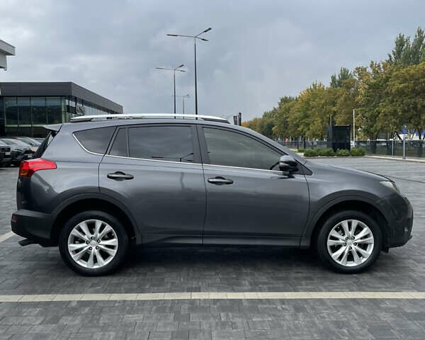 Сірий Тойота РАВ 4, об'ємом двигуна 2.49 л та пробігом 200 тис. км за 14300 $, фото 8 на Automoto.ua