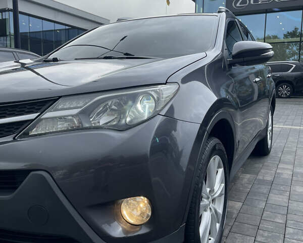 Сірий Тойота РАВ 4, об'ємом двигуна 2.49 л та пробігом 200 тис. км за 14300 $, фото 23 на Automoto.ua