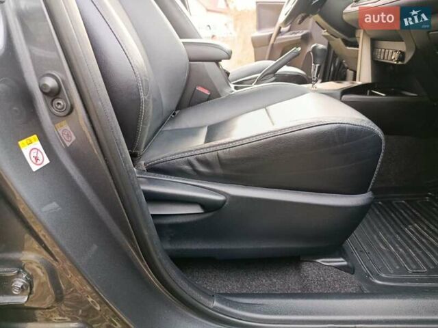 Серый Тойота РАВ 4, объемом двигателя 2.23 л и пробегом 255 тыс. км за 17200 $, фото 13 на Automoto.ua