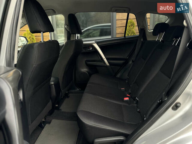 Сірий Тойота РАВ 4, об'ємом двигуна 2.23 л та пробігом 246 тис. км за 19500 $, фото 47 на Automoto.ua