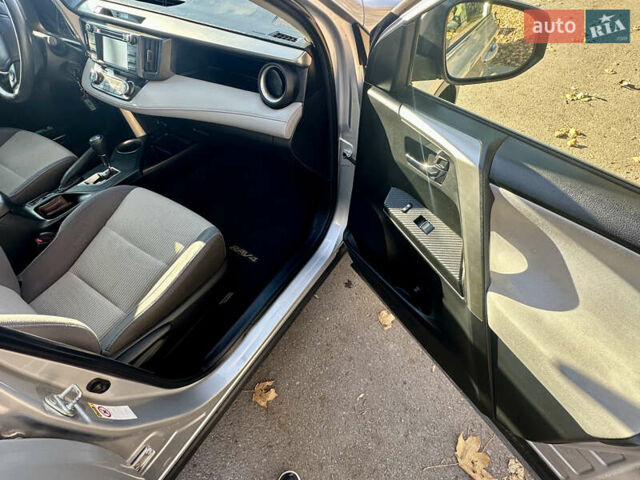 Серый Тойота РАВ 4, объемом двигателя 2.5 л и пробегом 140 тыс. км за 15500 $, фото 13 на Automoto.ua