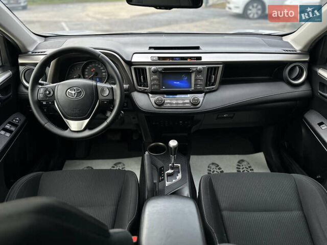 Сірий Тойота РАВ 4, об'ємом двигуна 2.23 л та пробігом 246 тис. км за 19500 $, фото 31 на Automoto.ua