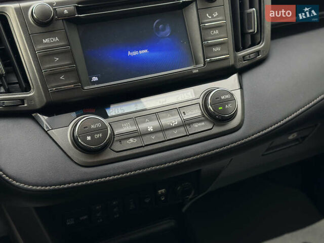 Сірий Тойота РАВ 4, об'ємом двигуна 2.23 л та пробігом 246 тис. км за 19500 $, фото 42 на Automoto.ua