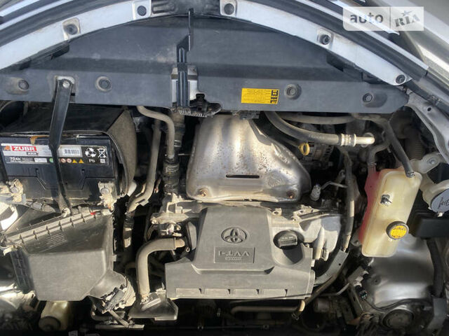 Серый Тойота РАВ 4, объемом двигателя 2.49 л и пробегом 259 тыс. км за 17800 $, фото 18 на Automoto.ua