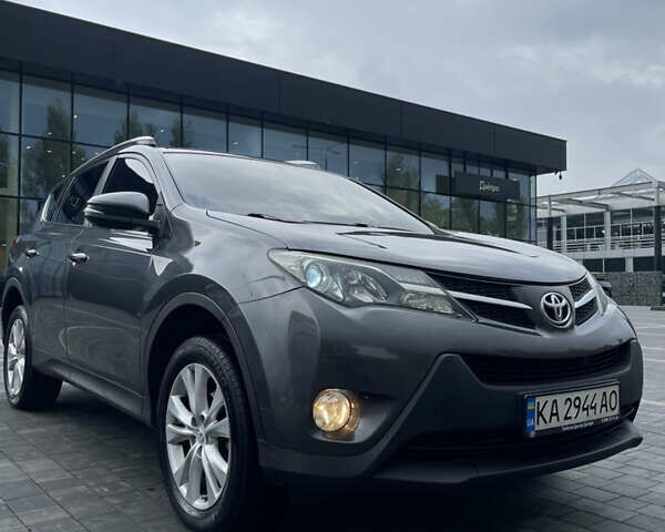 Сірий Тойота РАВ 4, об'ємом двигуна 2.49 л та пробігом 200 тис. км за 14300 $, фото 13 на Automoto.ua