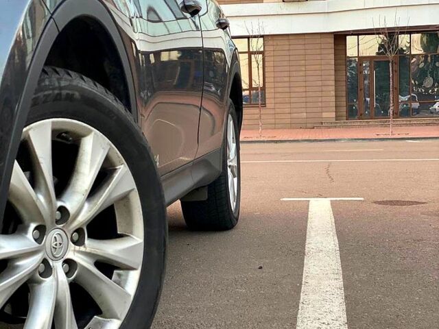 Сірий Тойота РАВ 4, об'ємом двигуна 2.5 л та пробігом 168 тис. км за 15000 $, фото 4 на Automoto.ua