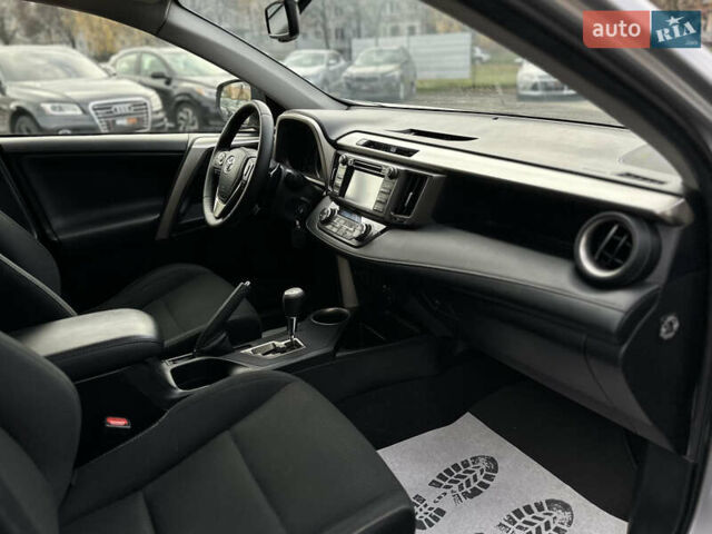 Сірий Тойота РАВ 4, об'ємом двигуна 2.23 л та пробігом 246 тис. км за 19500 $, фото 30 на Automoto.ua