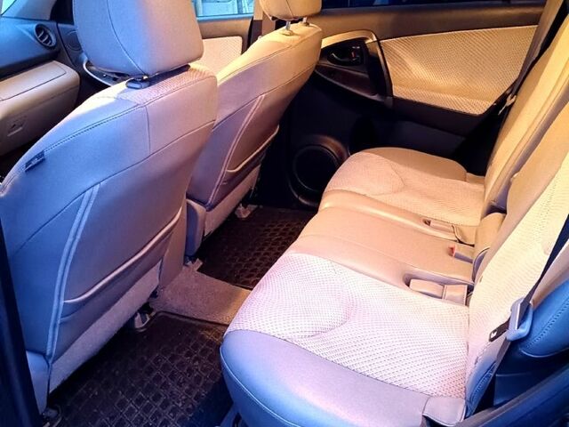 Сірий Тойота РАВ 4, об'ємом двигуна 0 л та пробігом 0 тис. км за 9999 $, фото 8 на Automoto.ua