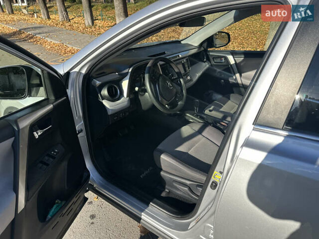 Серый Тойота РАВ 4, объемом двигателя 2.5 л и пробегом 140 тыс. км за 15500 $, фото 6 на Automoto.ua