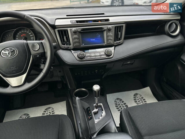 Сірий Тойота РАВ 4, об'ємом двигуна 2.23 л та пробігом 246 тис. км за 19500 $, фото 40 на Automoto.ua