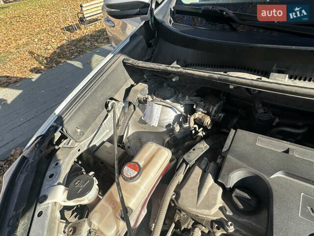 Серый Тойота РАВ 4, объемом двигателя 2.5 л и пробегом 140 тыс. км за 15500 $, фото 15 на Automoto.ua