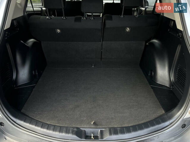 Сірий Тойота РАВ 4, об'ємом двигуна 2.23 л та пробігом 246 тис. км за 19500 $, фото 18 на Automoto.ua