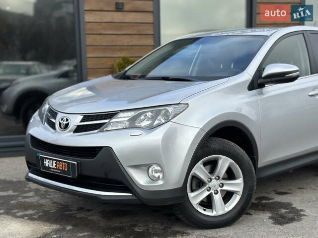 Сірий Тойота РАВ 4, об'ємом двигуна 2.23 л та пробігом 246 тис. км за 19500 $, фото 3 на Automoto.ua