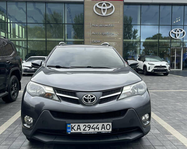 Сірий Тойота РАВ 4, об'ємом двигуна 2.49 л та пробігом 200 тис. км за 14300 $, фото 10 на Automoto.ua