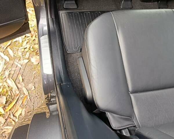 Серый Тойота РАВ 4, объемом двигателя 2.23 л и пробегом 255 тыс. км за 17200 $, фото 3 на Automoto.ua