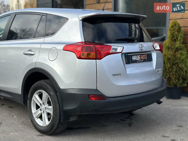 Сірий Тойота РАВ 4, об'ємом двигуна 2.23 л та пробігом 246 тис. км за 19500 $, фото 14 на Automoto.ua