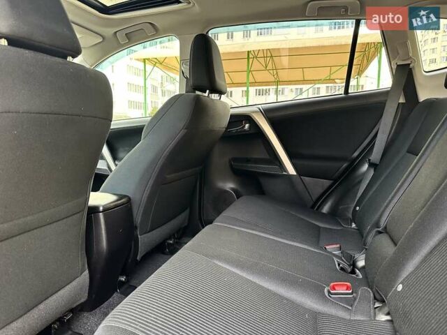 Серый Тойота РАВ 4, объемом двигателя 2.5 л и пробегом 132 тыс. км за 16800 $, фото 14 на Automoto.ua