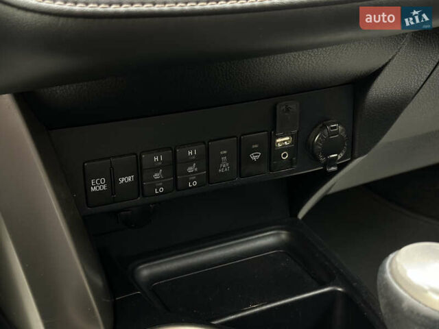 Сірий Тойота РАВ 4, об'ємом двигуна 2.23 л та пробігом 246 тис. км за 19500 $, фото 43 на Automoto.ua