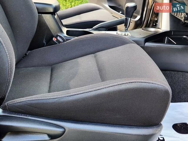 Тойота РАВ 4 2015 в Виннице на Automoto.ua Серый Тойота РАВ 4, объемом двигателя 2.23 л и пробегом 88 тыс. км за 19333 $, фото 43 на Automoto.ua